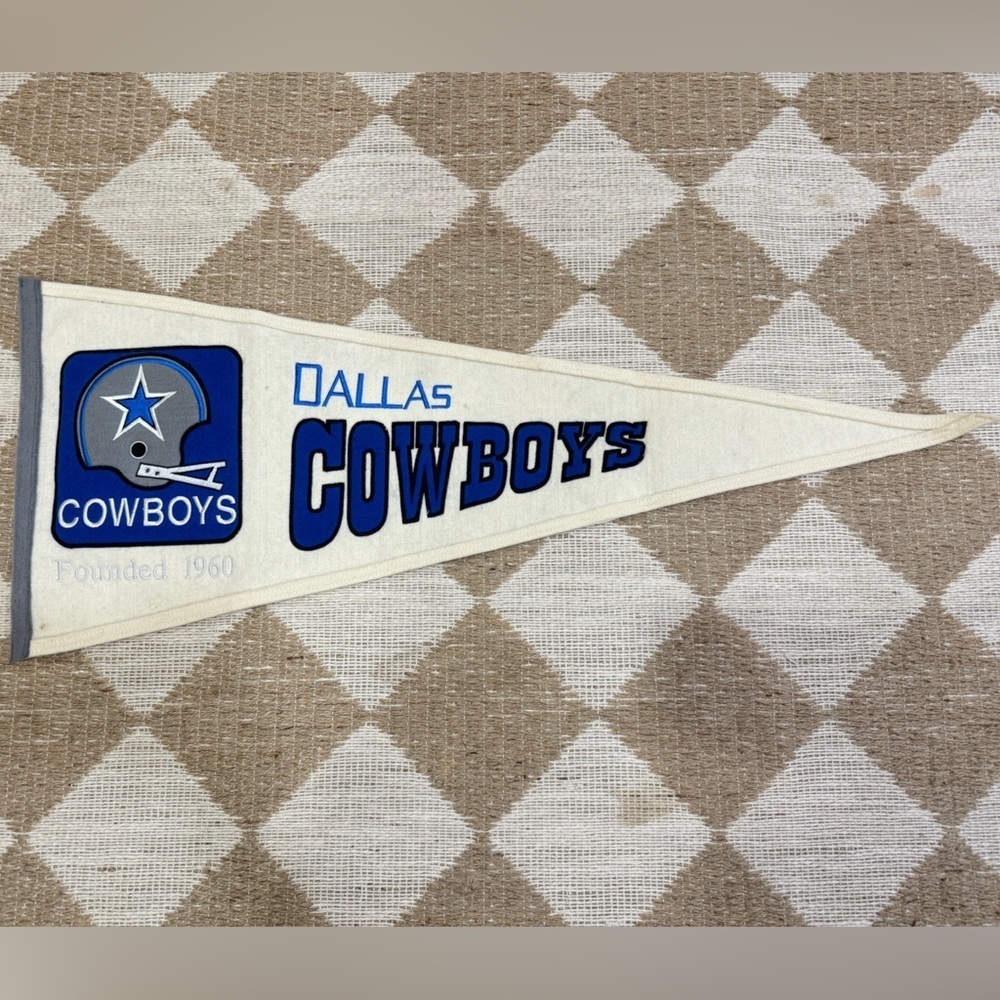 2004 Vintage NFL Dallas Cowboys Felt Pennant Flag Embroidered Helmet Logo decor